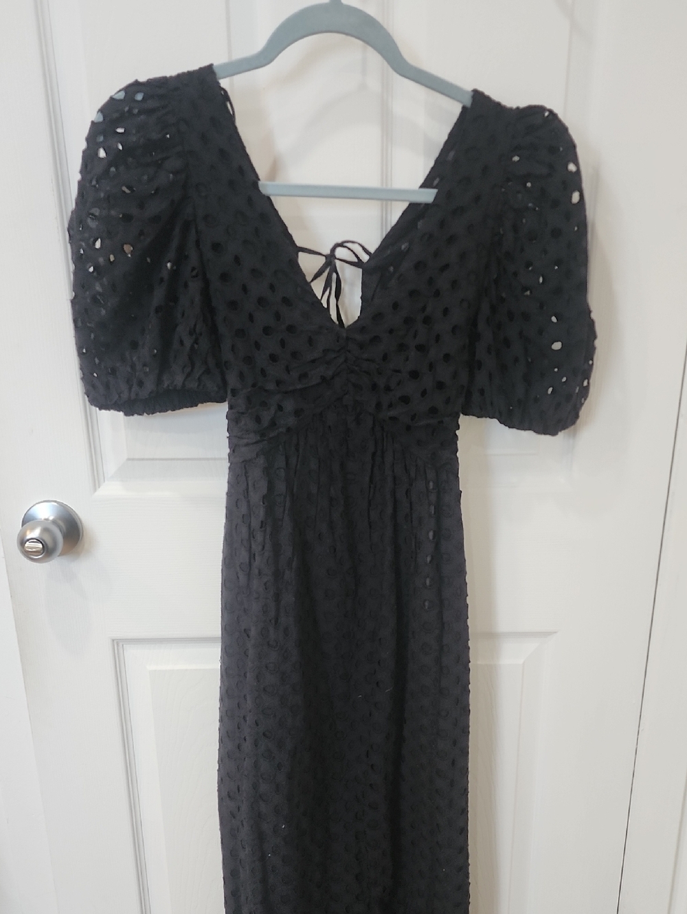 Oak & Fort Black Eyelet Puff-Sleeve Midi Dress with Tie-Back